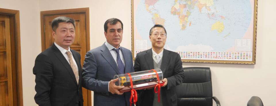 轩辕国际集团与塔吉克斯坦铁道部铁路总公司签署合作意向
