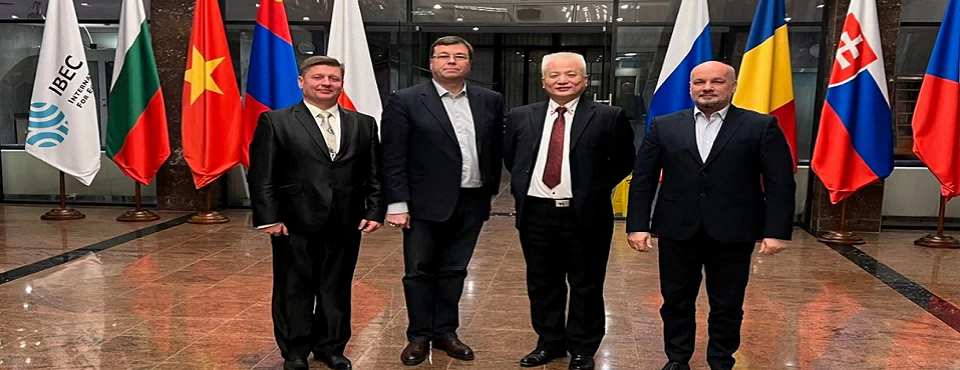轩辕集团代表团与俄国际技术基金会、国际经济合作银行洽谈合作