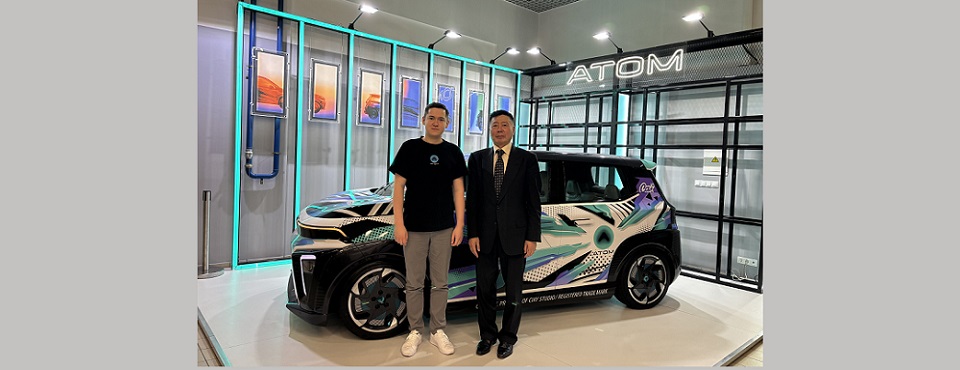 轩辕集团代表团与Atom公司高层举行会谈