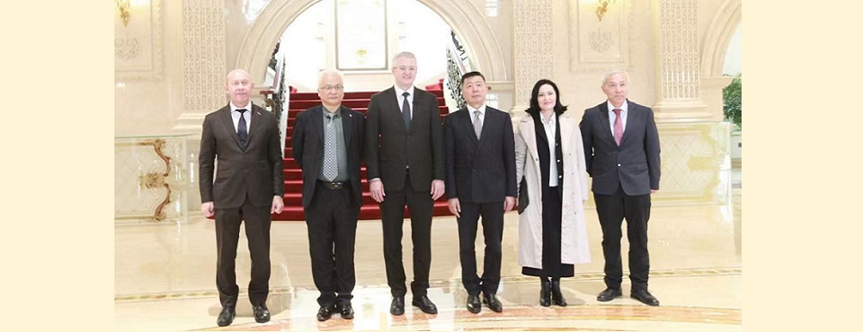 堪察加边疆区州长率代表团到访轩辕集团